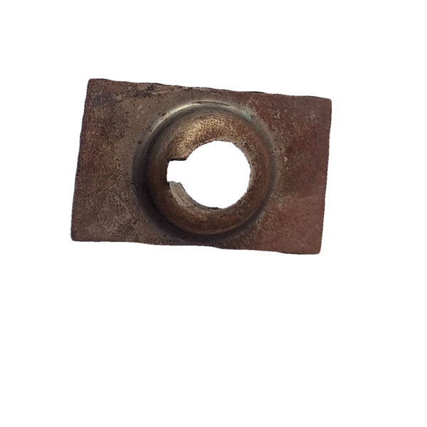 Plaat bevestiging motorkaprubber Volvo 66